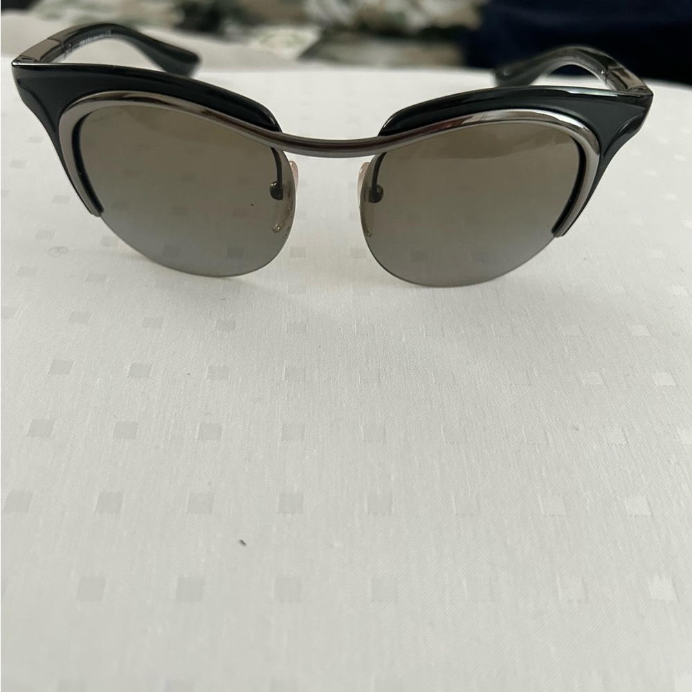 Prada sunglasses-Black